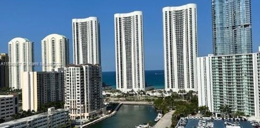 Condo à Sunny Isles Beach, Floride, 1 chambre  № 1206917