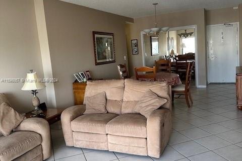 Condo in Sunny Isles Beach, Florida, 1 bedroom  № 1206917 - photo 23