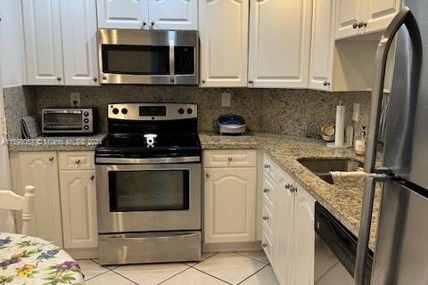 Condo in Sunny Isles Beach, Florida, 1 bedroom  № 1206917 - photo 10