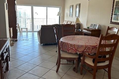 Condo in Sunny Isles Beach, Florida, 1 bedroom  № 1206917 - photo 12