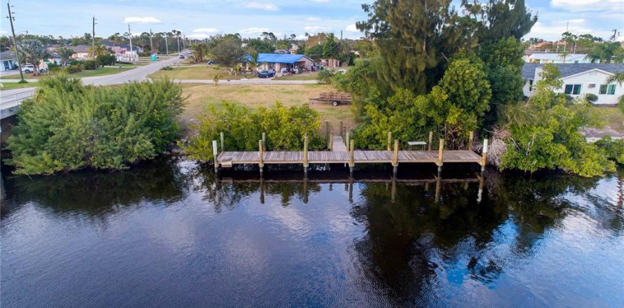 Terreno en Port Charlotte, Florida № 1217820