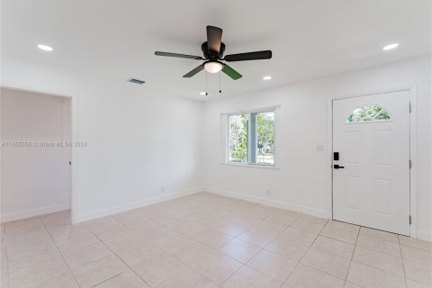 Casa en venta en Hollywood, Florida, 3 dormitorios, 80.55 m2 № 1352211 - foto 10