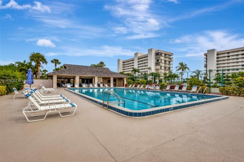 Condo in Hutchinson Island South, Florida, 2 bedrooms  № 1352213 - photo 9