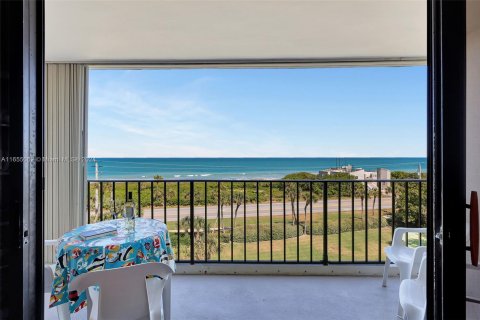 Condo in Hutchinson Island South, Florida, 2 bedrooms  № 1352213 - photo 3