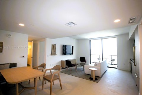 Condo in Miami, Florida, 2 bedrooms  № 1352212 - photo 2