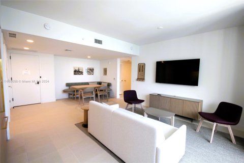 Condo in Miami, Florida, 2 bedrooms  № 1352212 - photo 3