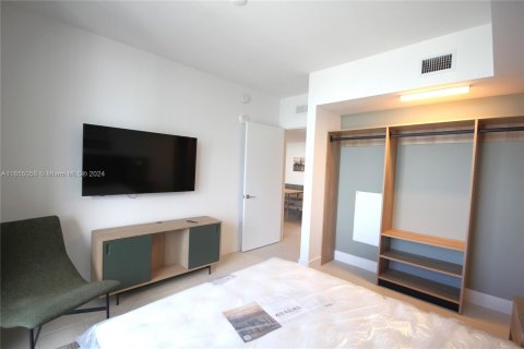 Condo in Miami, Florida, 2 bedrooms  № 1352212 - photo 13