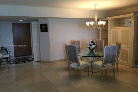 Copropriété à louer à Sunny Isles Beach, Floride: 2 chambres, 169.08 m2 № 1147096 - photo 5