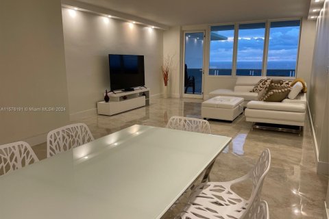 Apartment in Hollywood, Florida 2 bedrooms, 145.86 sq.m. № 1147095 - photo 13