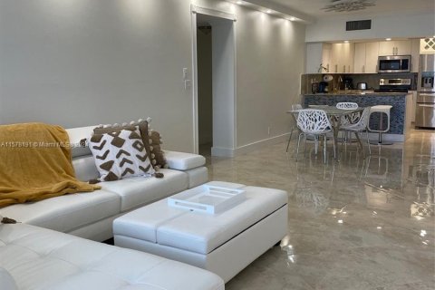 Appartement à louer à Hollywood, Floride: 2 chambres, 145.86 m2 № 1147095 - photo 7