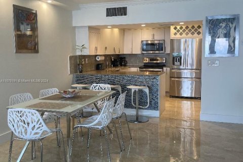 Appartement à louer à Hollywood, Floride: 2 chambres, 145.86 m2 № 1147095 - photo 8