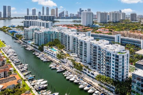 Condo in Aventura, Florida, 1 bedroom  № 1207173 - photo 3