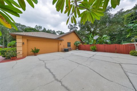 House in Brandon, Florida 4 bedrooms, 243.68 sq.m. № 1347447 - photo 7