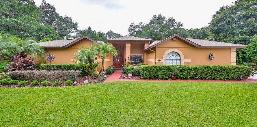 Villa ou maison à Brandon, Floride 4 chambres, 243.68 m2 № 1347447