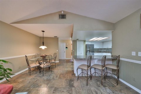 Villa ou maison à vendre à Brandon, Floride: 4 chambres, 243.68 m2 № 1347447 - photo 17