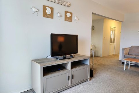 Condo in Cocoa Beach, Florida, 1 bedroom  № 1347049 - photo 24