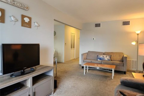 Condo in Cocoa Beach, Florida, 1 bedroom  № 1347049 - photo 14