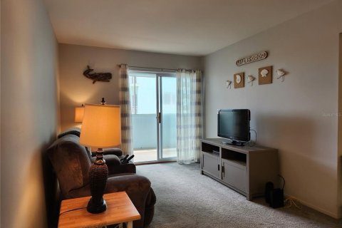 Condominio en venta en Cocoa Beach, Florida, 1 dormitorio, 69.21 m2 № 1347049 - foto 13