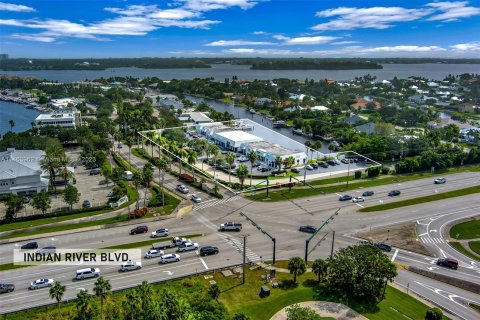 Immobilier commercial à vendre à Vero Beach, Floride № 754044 - photo 4