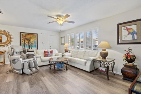 Condo in Punta Gorda, Florida, 2 bedrooms  № 1169057 - photo 9