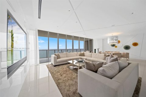 Condominio en venta en Bal Harbour, Florida, 4 dormitorios, 330.36 m2 № 1419839 - foto 1