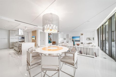 Condominio en venta en Bal Harbour, Florida, 4 dormitorios, 330.36 m2 № 1419839 - foto 7