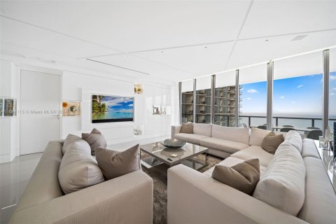 Condominio en venta en Bal Harbour, Florida, 4 dormitorios, 330.36 m2 № 1419839 - foto 2