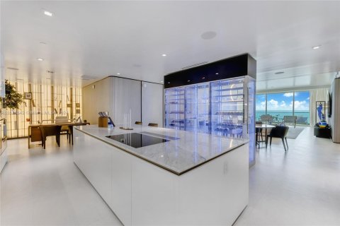 Condominio en venta en Bal Harbour, Florida, 2 dormitorios, 234.67 m2 № 1418556 - foto 6