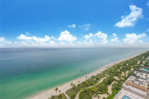 Condominio en venta en Bal Harbour, Florida, 2 dormitorios, 234.67 m2 № 1418556 - foto 18