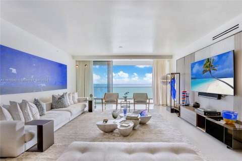 Condominio en venta en Bal Harbour, Florida, 2 dormitorios, 234.67 m2 № 1418556 - foto 2