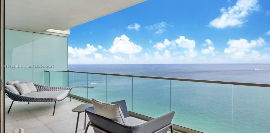 Condominio en Bal Harbour, Florida, 2 dormitorios  № 1418556