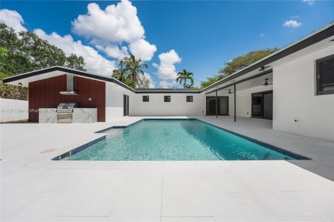 Casa en venta en Palmetto Bay, Florida, 5 dormitorios, 234.58 m2 № 1135631 - foto 1