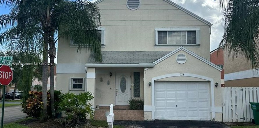 Villa ou maison à Pembroke Pines, Floride 3 chambres, 136.01 m2 № 1419987