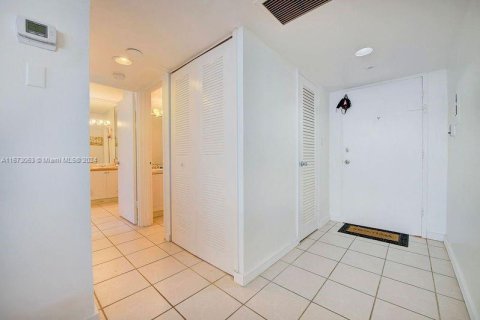 Condominio en venta en Miami Beach, Florida, 1 dormitorio, 81.75 m2 № 1395931 - foto 11