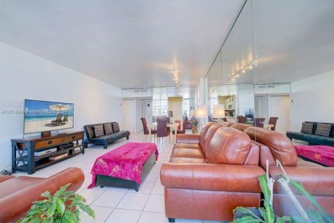 Condominio en venta en Miami Beach, Florida, 1 dormitorio, 81.75 m2 № 1395931 - foto 15