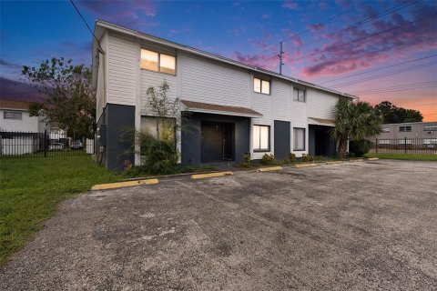 Townhouse in Tampa, Florida 2 bedrooms, 86.96 sq.m. № 1403270 - photo 1