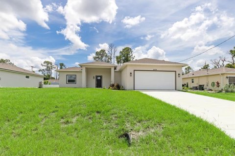 Villa ou maison à vendre à North Port, Floride: 3 chambres, 157.28 m2 № 1374620 - photo 2