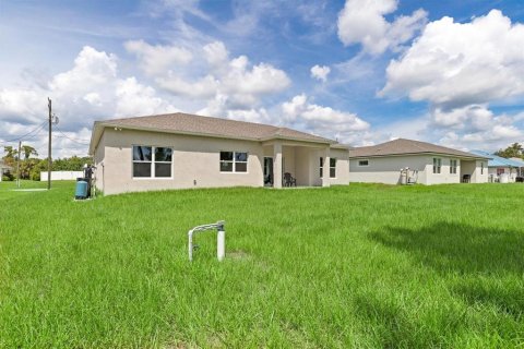 House in North Port, Florida 3 bedrooms, 157.28 sq.m. № 1374620 - photo 30