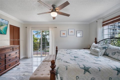 Copropriété à vendre à Surfside, Floride: 2 chambres, 107.77 m2 № 535823 - photo 28