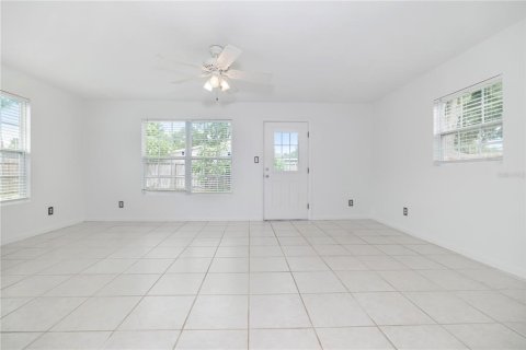 House in Tampa, Florida 3 bedrooms, 124.86 sq.m. № 1342779 - photo 10