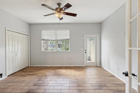 Townhouse in Tampa, Florida 3 bedrooms, 169.83 sq.m. № 1342816 - photo 6