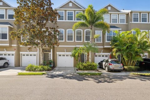 Touwnhouse à vendre à Tampa, Floride: 3 chambres, 169.83 m2 № 1342816 - photo 1