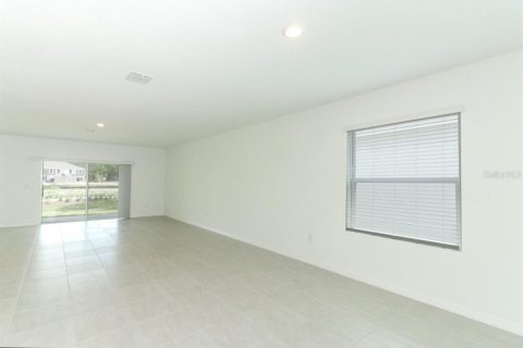 House in Edgewater, Florida 4 bedrooms, 195.65 sq.m. № 1268280 - photo 9