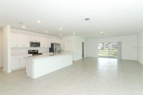 House in Edgewater, Florida 4 bedrooms, 195.65 sq.m. № 1268280 - photo 10