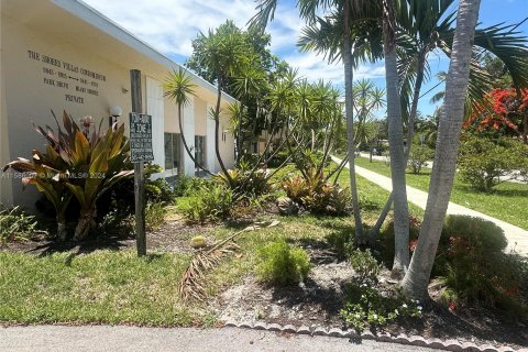 Townhouse in Miami Shores, Florida 3 bedrooms, 88.44 sq.m. № 1172752 - photo 13