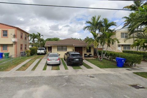 Commercial property in Miami, Florida 253.25 sq.m. № 1182383 - photo 25