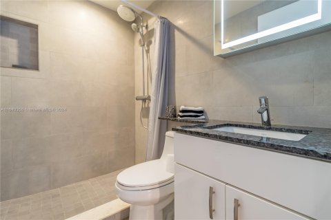 Condo in Miami Beach, Florida, 2 bedrooms  № 1316704 - photo 6