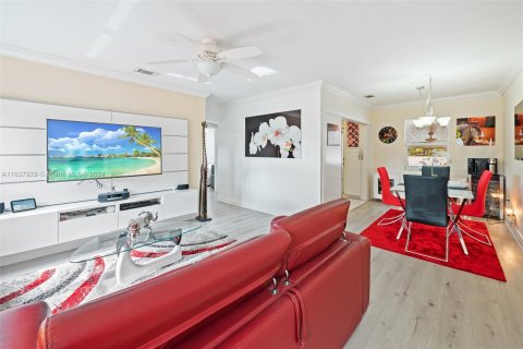 Casa en venta en Miami Springs, Florida, 2 dormitorios, 90.95 m2 № 1316702 - foto 5