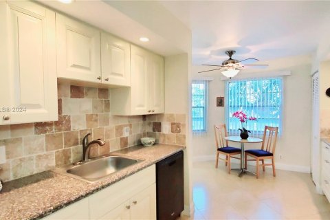 Copropriété à vendre à Coconut Creek, Floride: 2 chambres, 113.81 m2 № 1011253 - photo 18