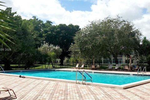 Copropriété à vendre à Coconut Creek, Floride: 2 chambres, 113.81 m2 № 1011253 - photo 21